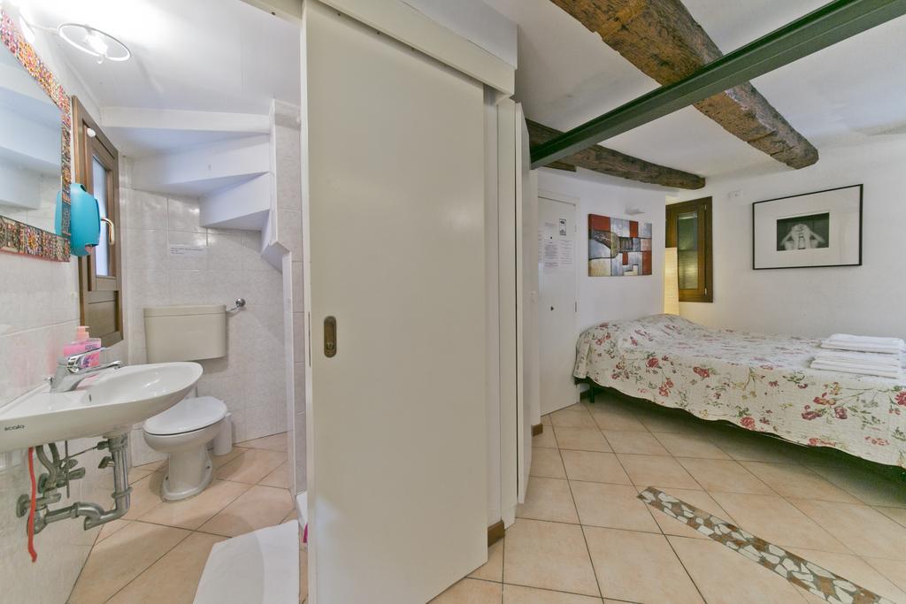 In The Heart Of Biennale Ac Wi-Fi Apartment Venice Luaran gambar