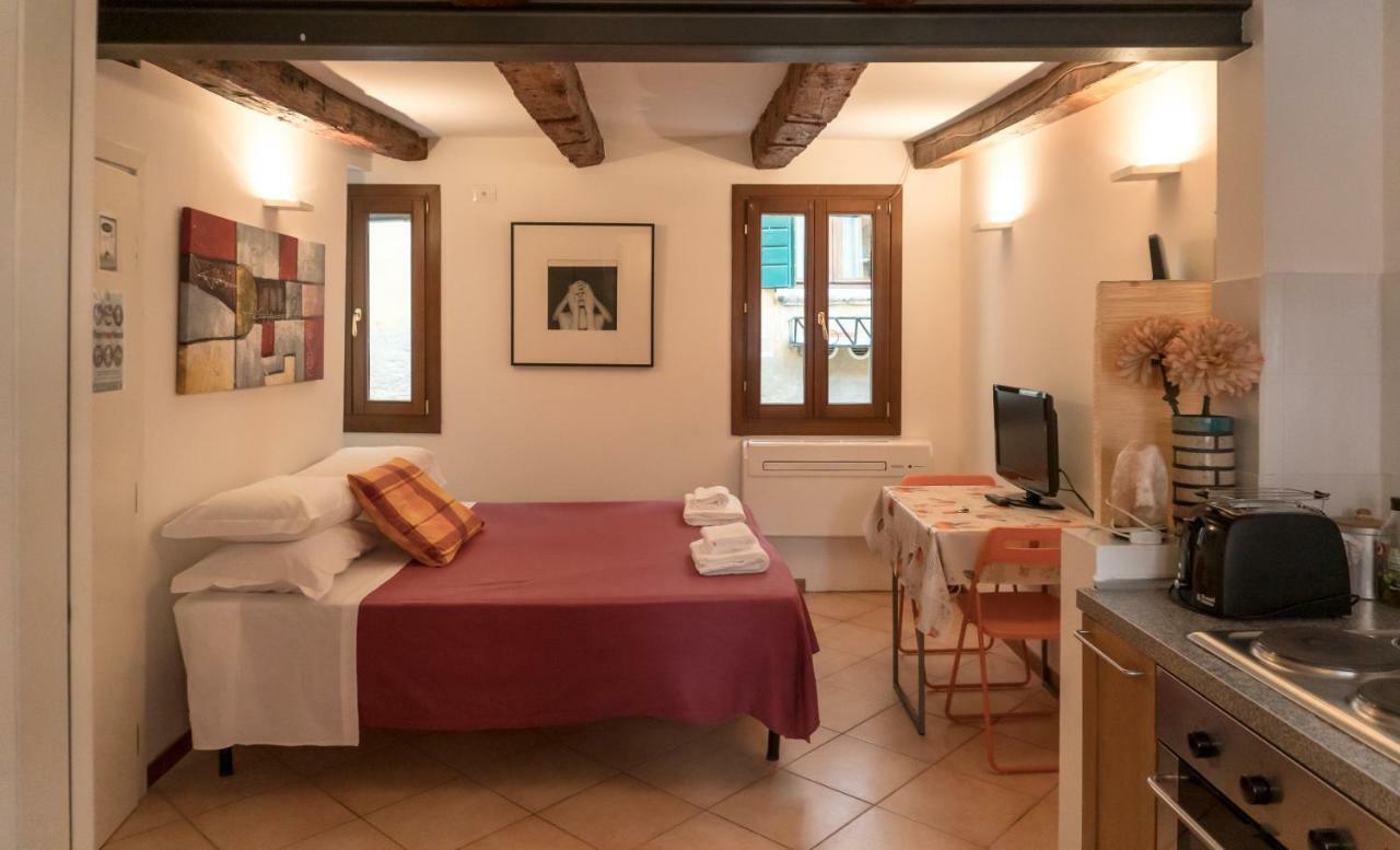 In The Heart Of Biennale Ac Wi-Fi Apartment Venice Luaran gambar
