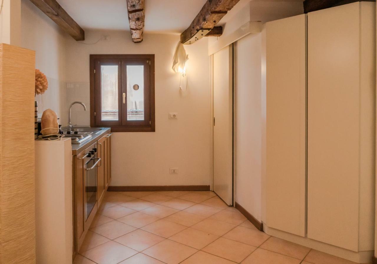 In The Heart Of Biennale Ac Wi-Fi Apartment Venice Luaran gambar